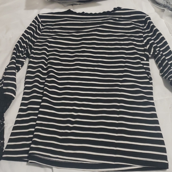 New boutique striped lace top - Picture 8 of 10